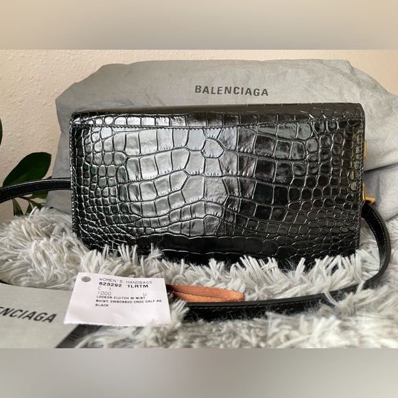BALENCIAGA Medium Lock Shoulder Bag - Picture 7 of 16